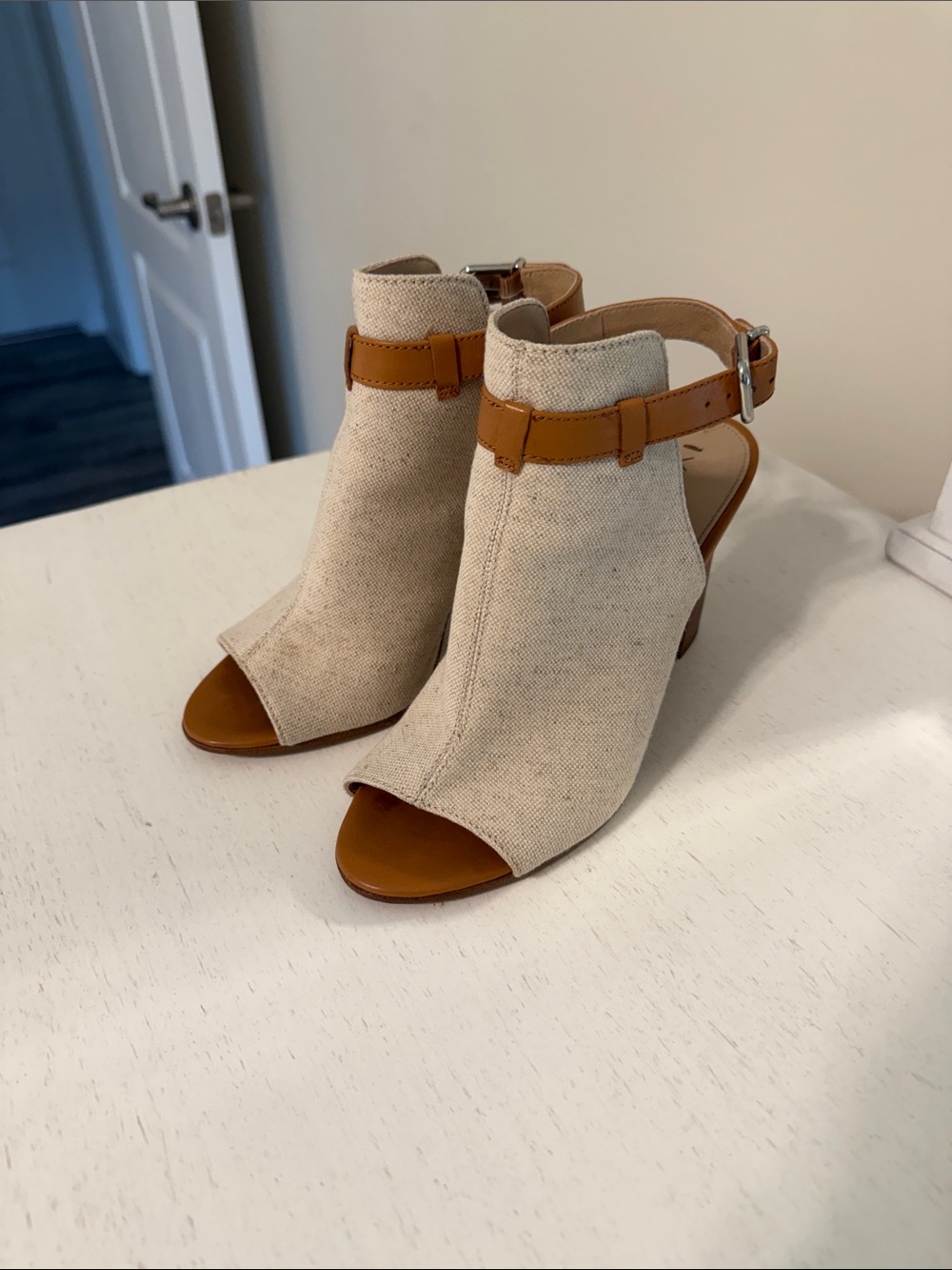 Via Spiga Women’s Fabrizie Beige Canvas Peep-Toe Heels with Tan Accents / Size 7
